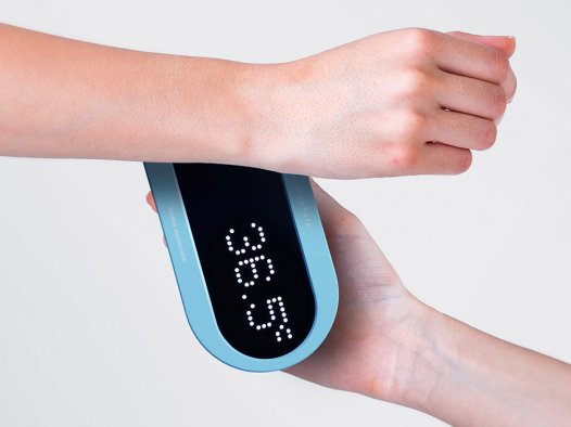 这种最小的接触式热扫描仪使你可以更好地体验温度检查!