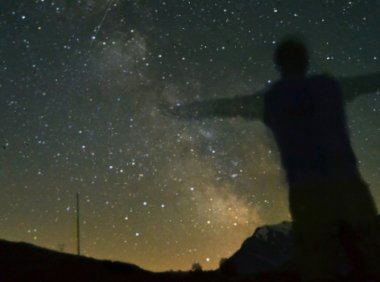 人生似海，任谁也不是你的彼岸